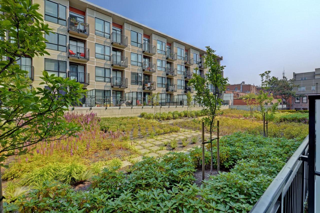 Gorgeous Old Town Condo With Patio And Parking! 빅토리아 외부 사진